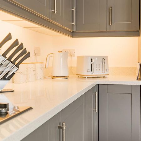 Beautifully Done 5 Bed Barn Conversion In Heswall - Sleeps Up To 10 Eksteriør bilde