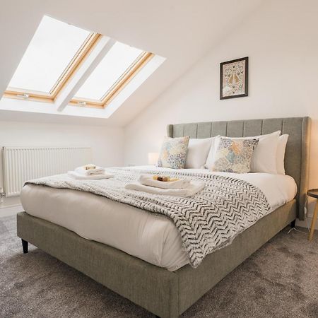 Beautifully Done 5 Bed Barn Conversion In Heswall - Sleeps Up To 10 Eksteriør bilde