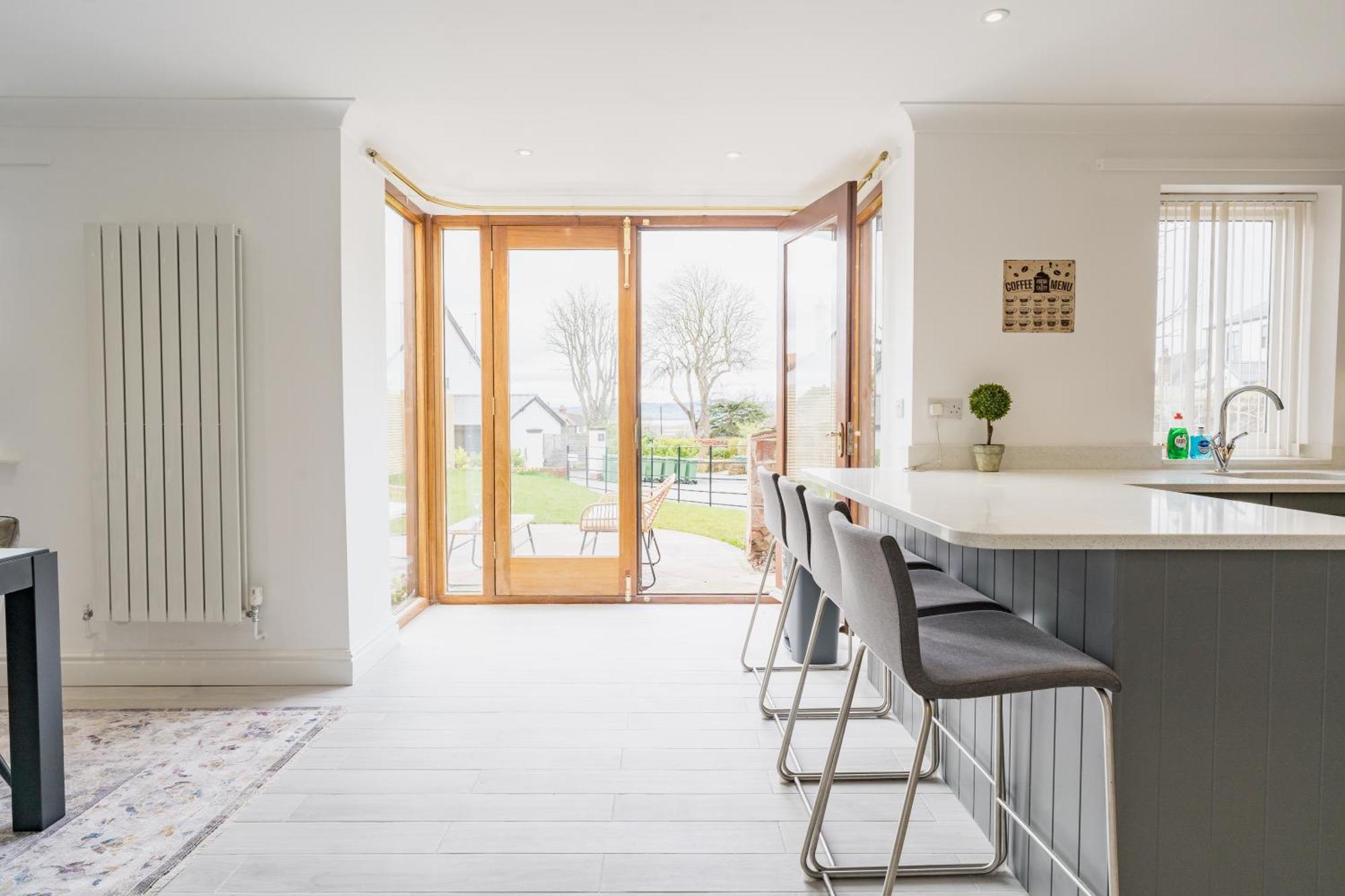 Beautifully Done 5 Bed Barn Conversion In Heswall - Sleeps Up To 10 Eksteriør bilde