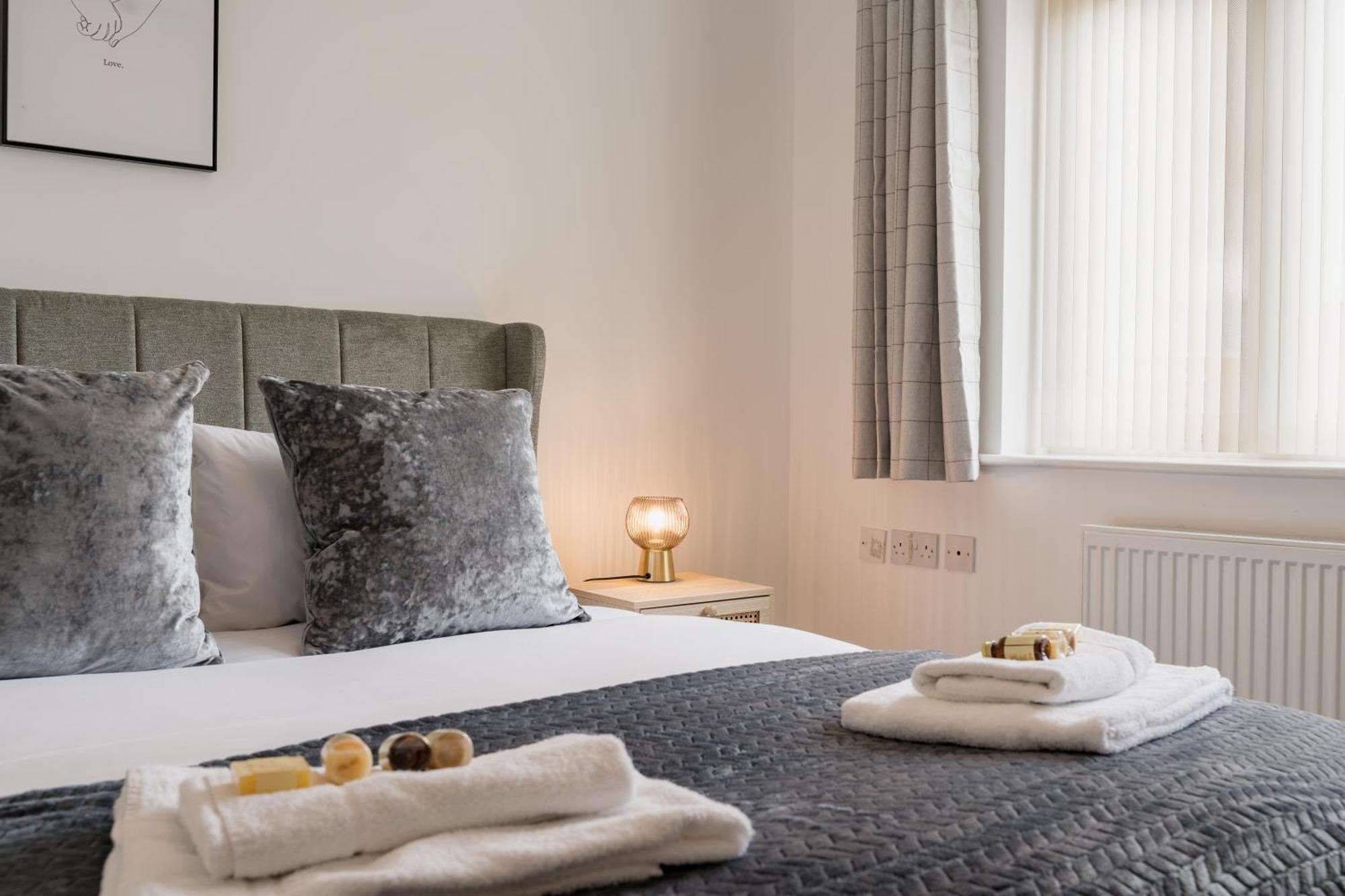 Beautifully Done 5 Bed Barn Conversion In Heswall - Sleeps Up To 10 Eksteriør bilde