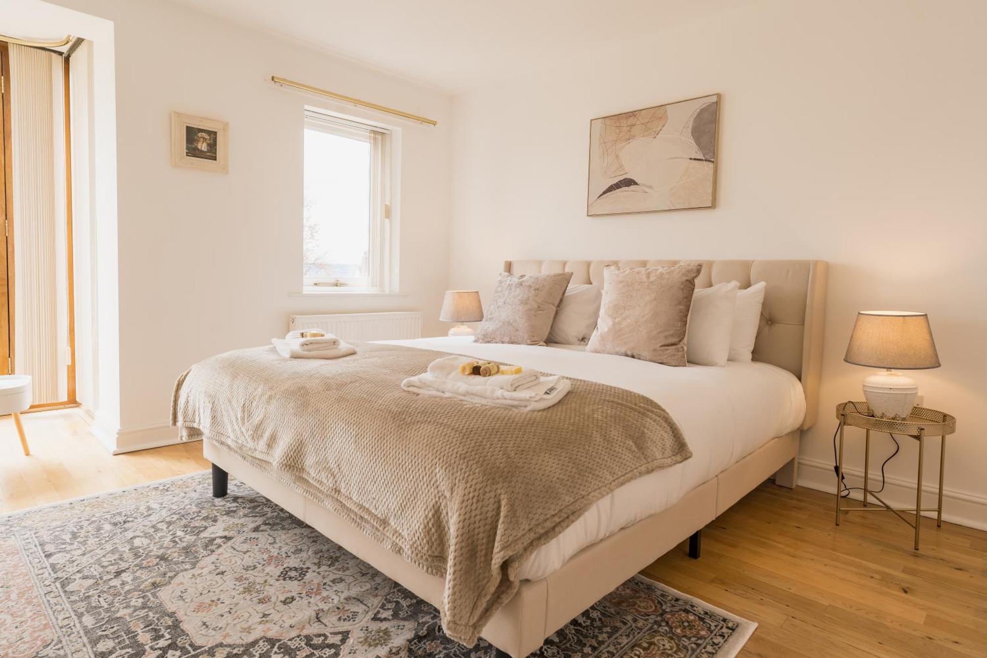 Beautifully Done 5 Bed Barn Conversion In Heswall - Sleeps Up To 10 Eksteriør bilde